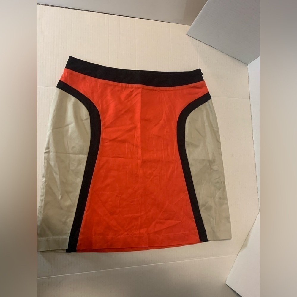 Lori Michaels  collection ladies skirt in size 8